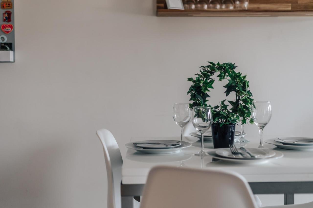 Central Modern Flat For 4-6 & Dedicated Parking Henley-on-Thames Eksteriør bilde