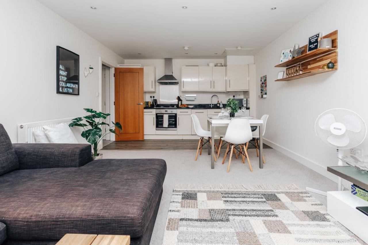 Central Modern Flat For 4-6 & Dedicated Parking Henley-on-Thames Eksteriør bilde