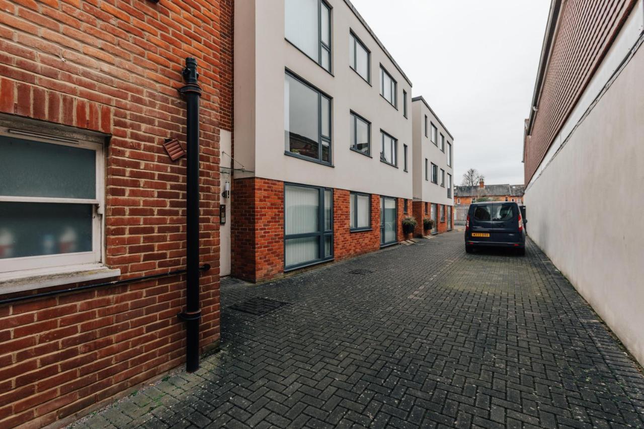 Central Modern Flat For 4-6 & Dedicated Parking Henley-on-Thames Eksteriør bilde