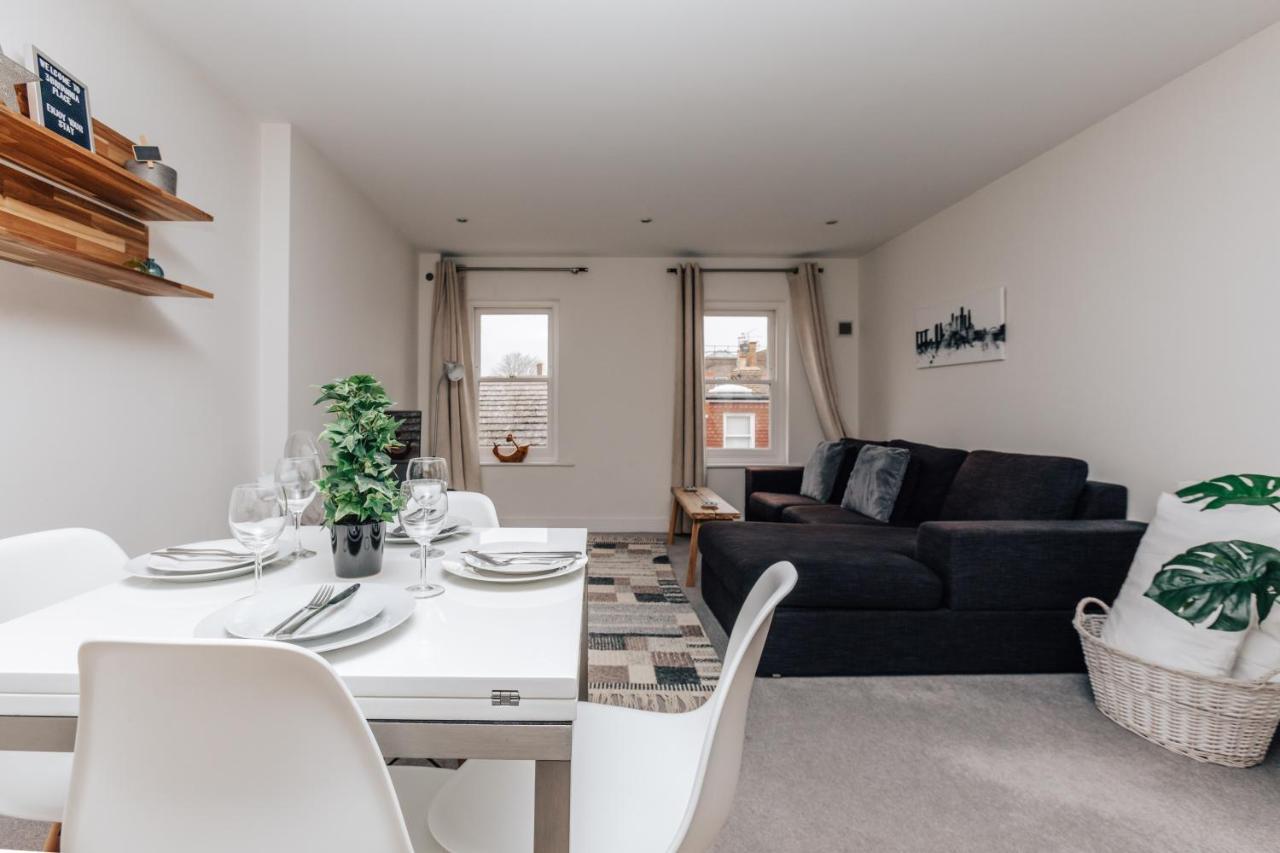 Central Modern Flat For 4-6 & Dedicated Parking Henley-on-Thames Eksteriør bilde